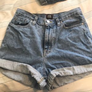 BDG Mom High Rise shorts